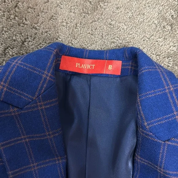 Boys size 8 suit- 4 pieces - Picture 3 of 6